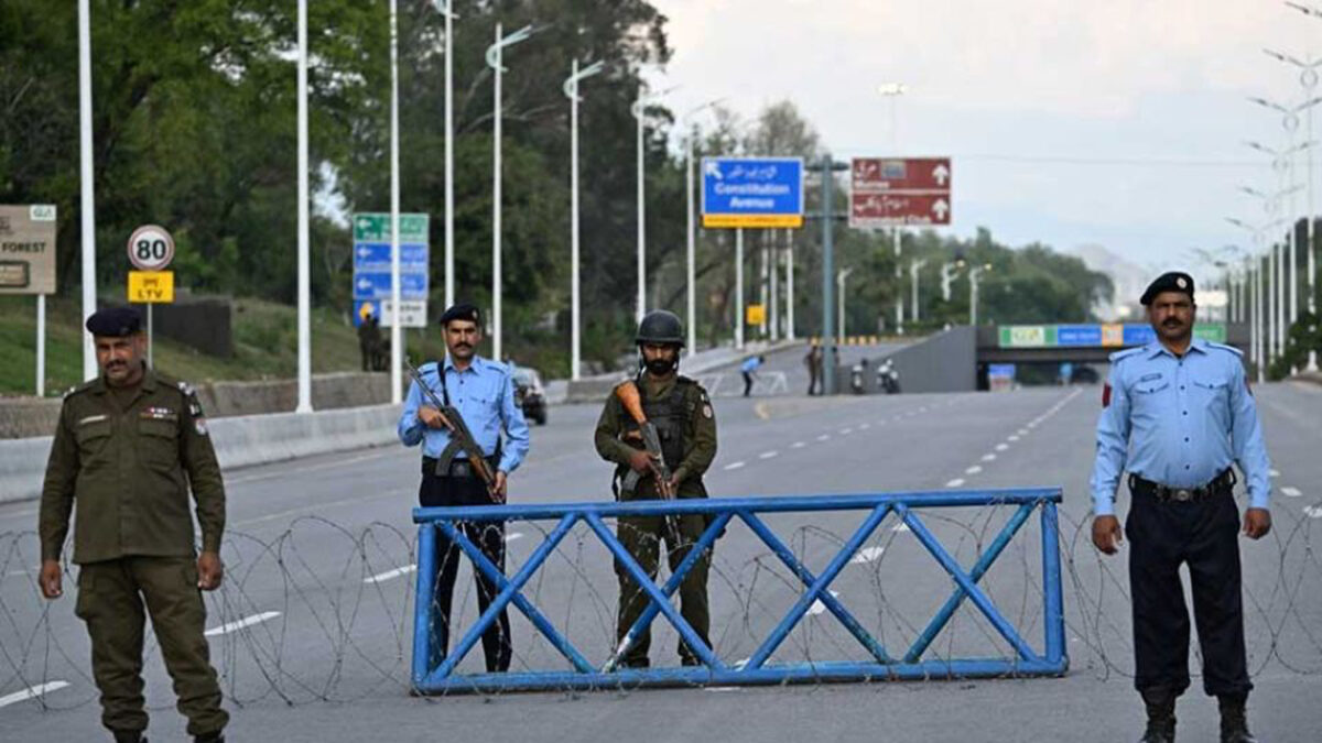 Foolproof security arranged, Pakistan interior minister assures US envoy ahead of US‑Iran talks in Islamabad Security personnel stand guard on a closed road near Red Zone area in Islamabad on April 9, 2026. PHOTO: AFP