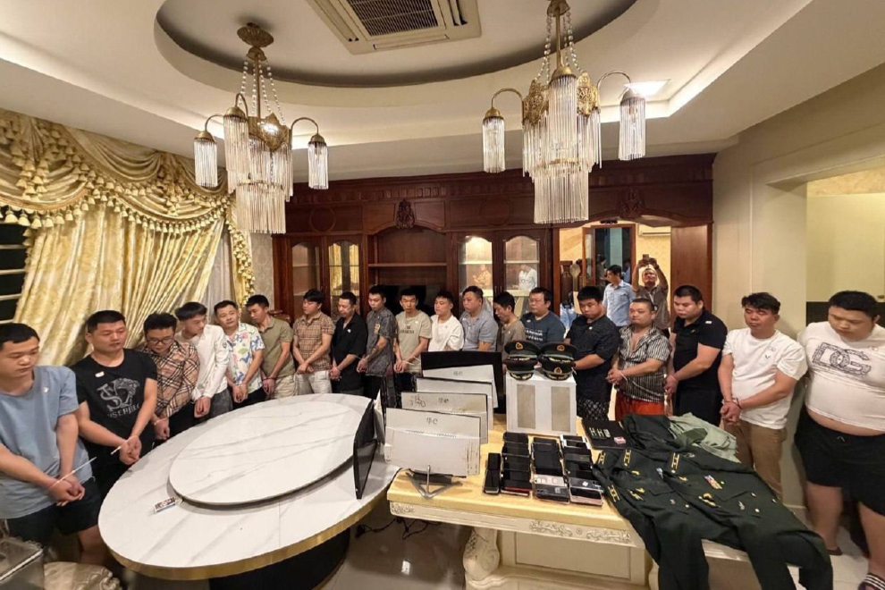 19 Chinese detained in raid on Chbar Ampov scam centre 19 Chinese detained in raid on Chbar Ampov scam centre