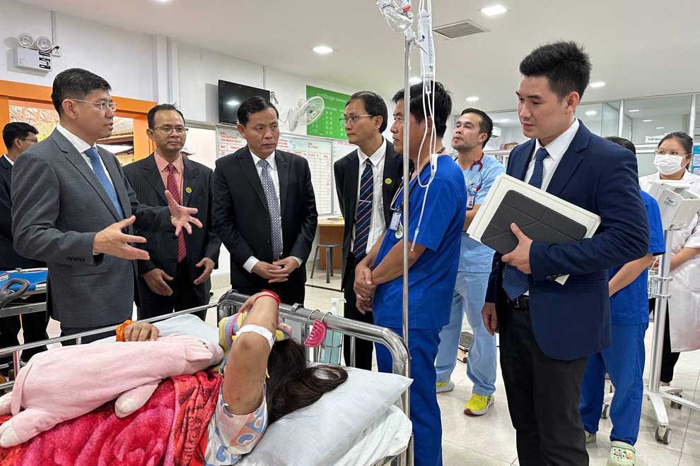 Ra calls for Angkor Hospital support Ra calls for Angkor Hospital support