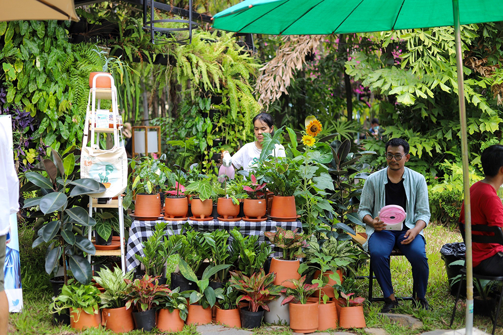 This event invites people to shop for the freshest fruits and vegetables, fertilisers, plants and much more. Pteah Chas