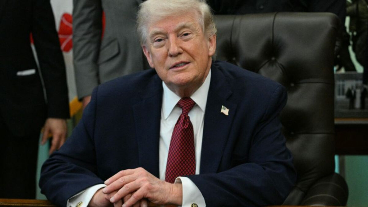 President Trump says US representatives heading to Islamabad, will be ‘there tomorrow evening for negotiations’ with Iran US President Donald Trump speaks after signing an executive order in the Oval Office of the White House in Washington, DC on April 18, 2026. PHOTO: AFP