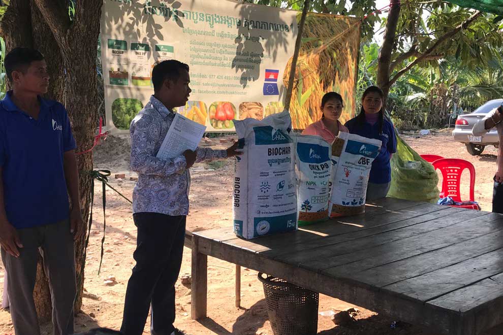 Switch to organic fertiliser pays off in Battambang Switch to organic fertiliser pays off in Battambang