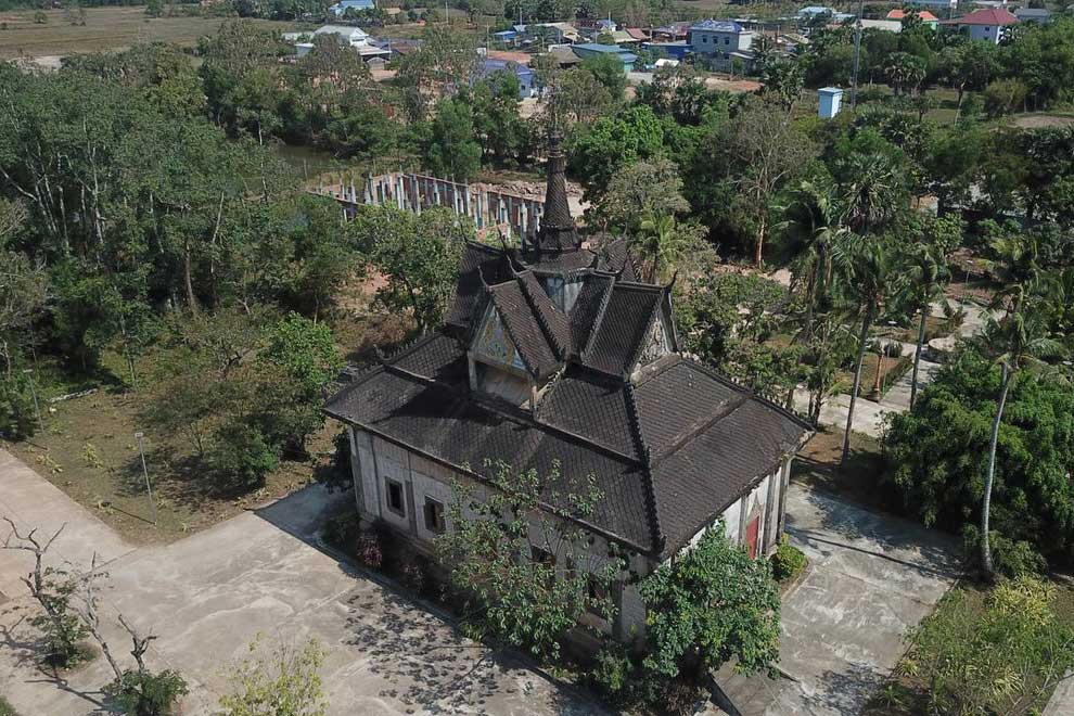 A bird’s eye view of the temple at Wat Boeung Koh Sre Prang in Kampot province’s Kampong Trach district, close to the Cambodia-Vietnam border. ENVIRONMENT MINISTRY