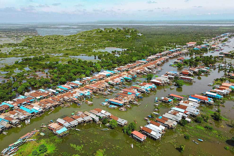 Floating village finding livelihoods after fishing Floating village finding livelihoods after fishing