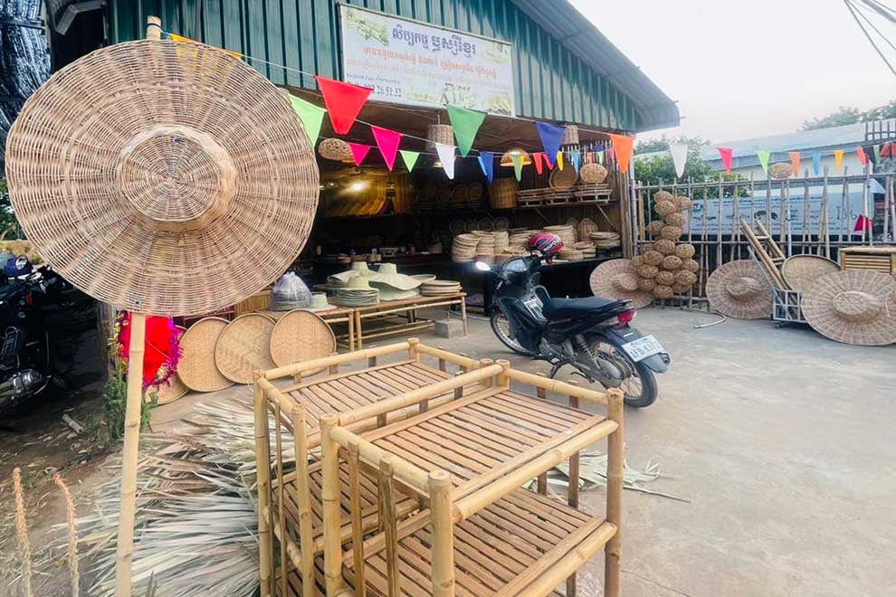 Bamboo artisans offer sustainable relief from Kampong Cham deforestation Bamboo artisans offer sustainable relief from Kampong Cham deforestation