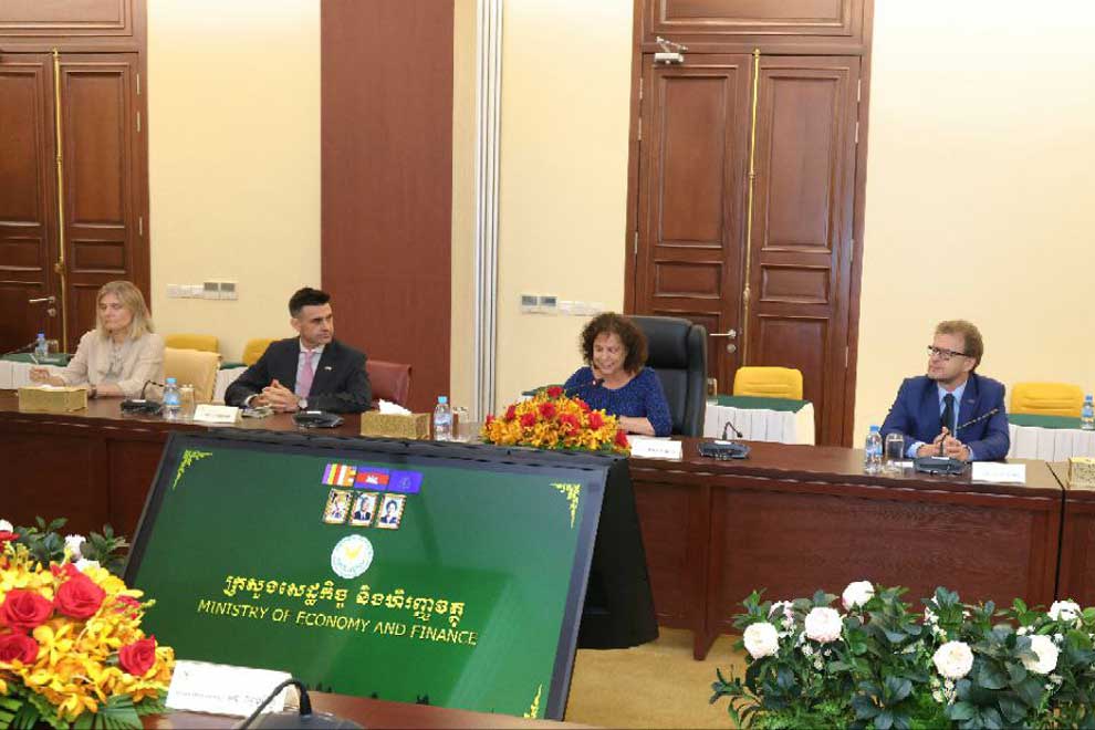 Outgoing EU rep lauds new gov't policies