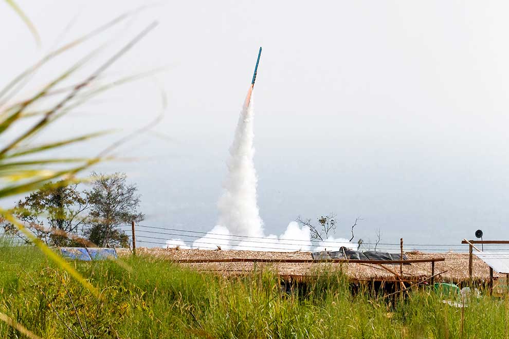 'Fireworks gambling' draws Thai crowd over border at Anlong Veng