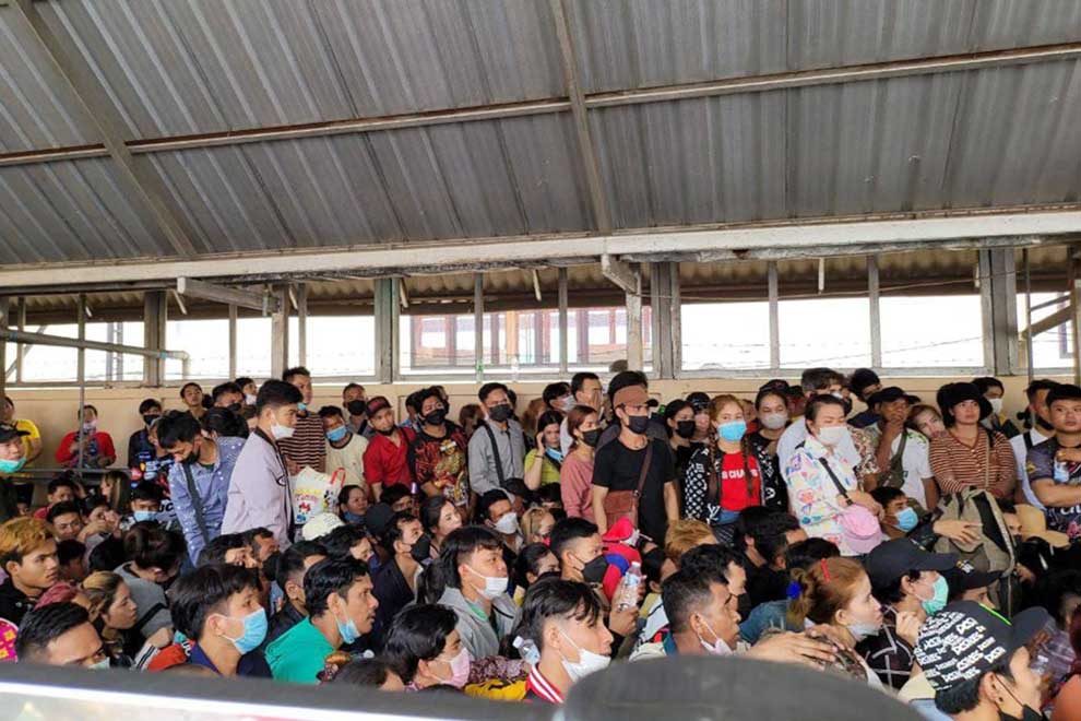 Migrant workers flocking home for Khmer New Year