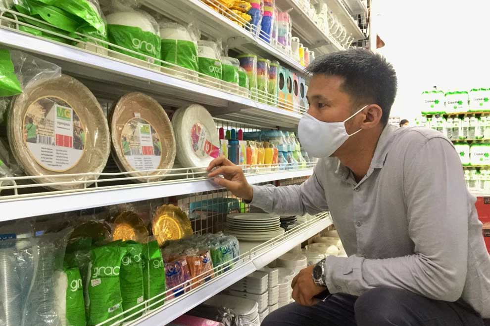Sugarcane pulp to paper: One man's environmental mission