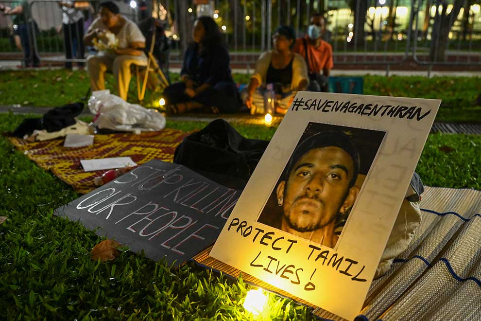 Singaporeans hold vigil for Malaysians facing execution Singaporeans hold vigil for Malaysians facing execution