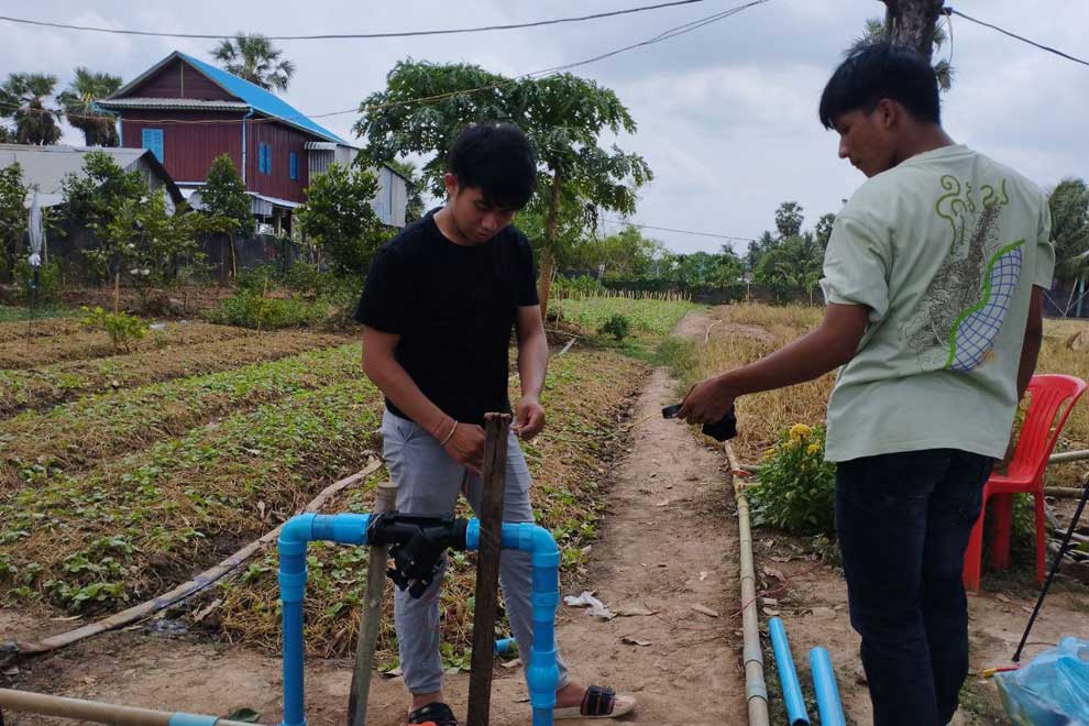 Students test their smart device in the field. PHOTO SUPPLIED