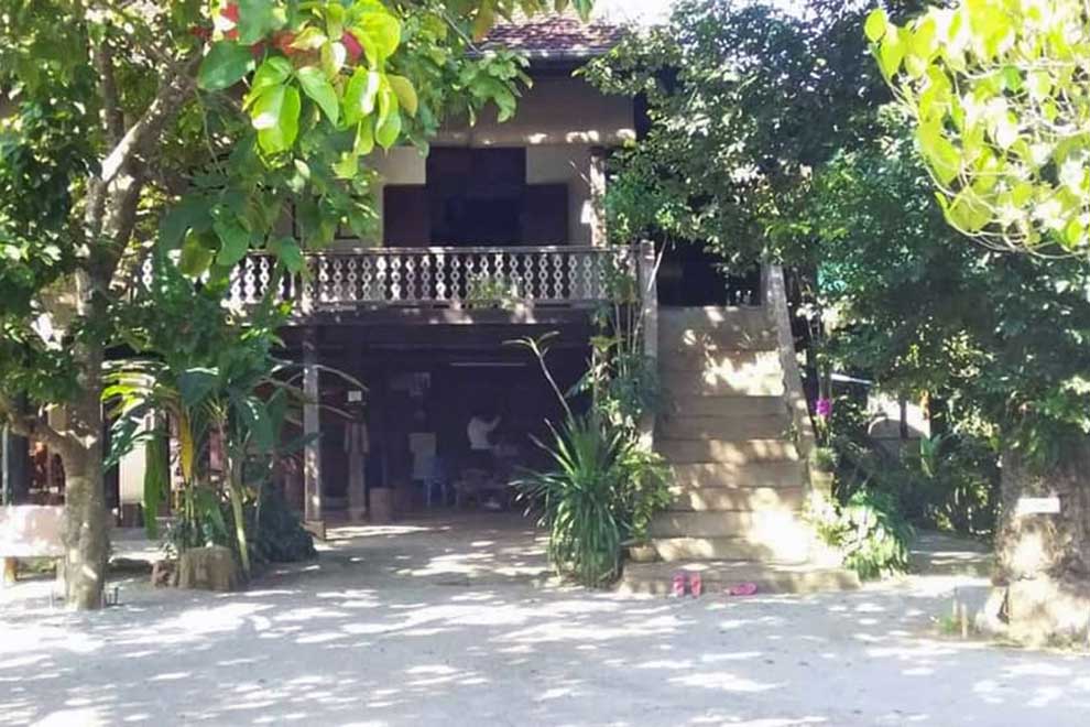 Traditional wooden houses attract architectural tourists Traditional wooden houses attract architectural tourists