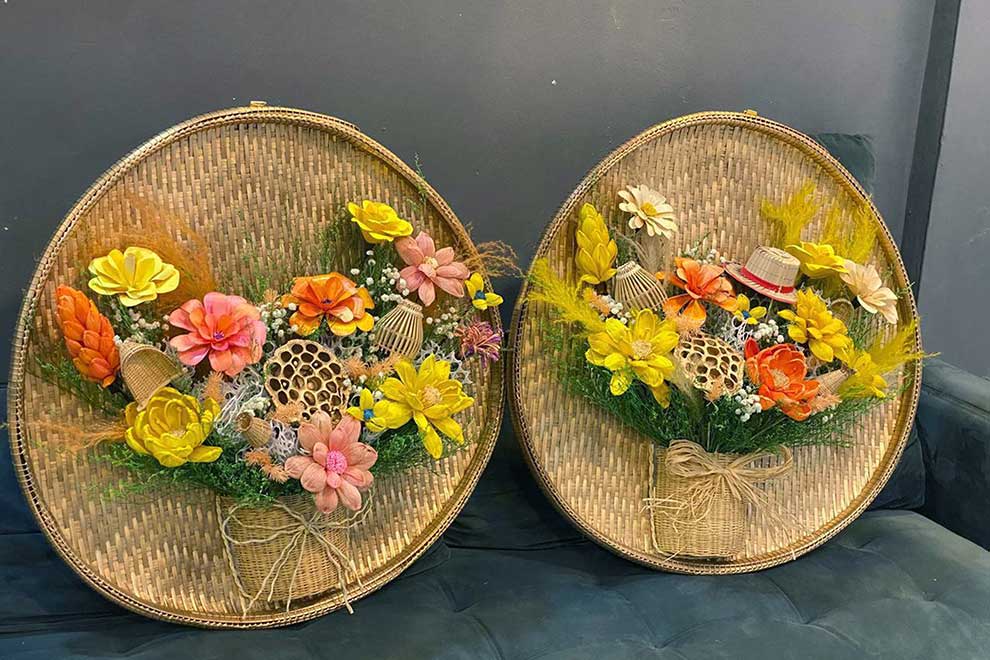 Upcycled alternative artificial flowers impress customers
