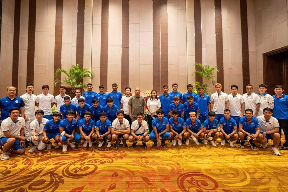 Sokha to football squads: Set goal to win medals and prestige for Kingdom
