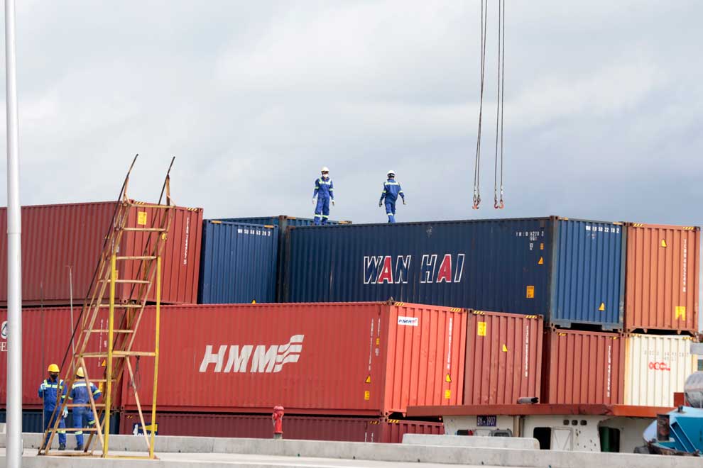 Bilateral trade with Germany slumps 17% in first 9 months Bilateral trade with Germany slumps 17% in first 9 months